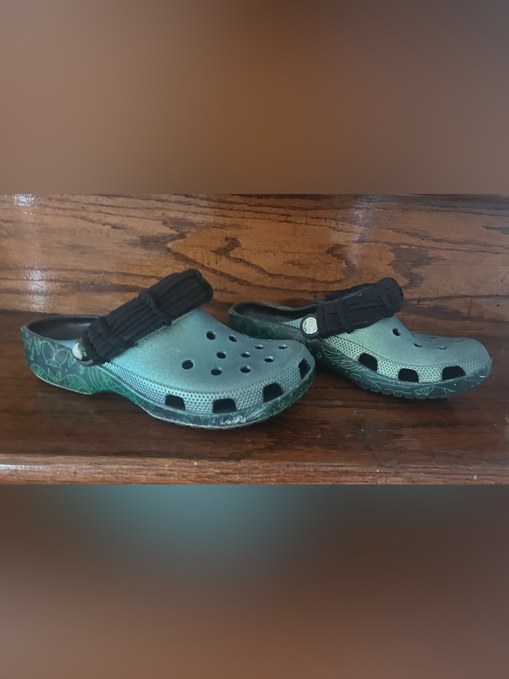Crocs x Wicked Elphaba Classic Clog Green Metallic Women’s Size 8 Limited Ed